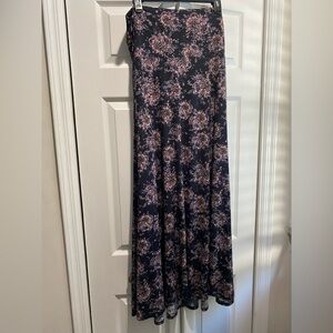 LuLaRoe Floral Maxi Skirt - Beautiful and elegant! Smoke free home!